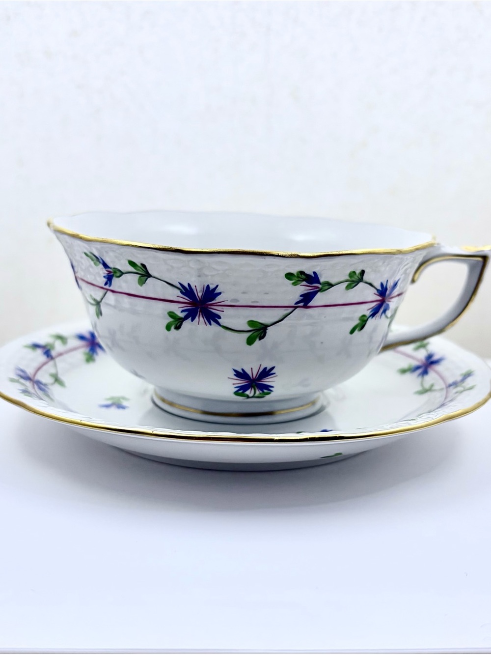 #1 HEREND Blue Garland Footed Cup And Saucer - Set Of 4